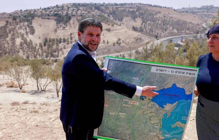 عون:
      عودة
      سكان
      جنوب
      لبنان
      إلى
      ديارهم
      أولوية