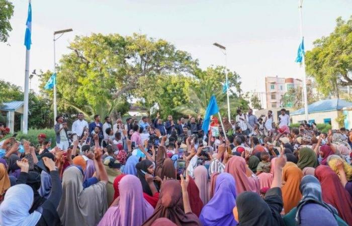 مقديشو
      تشهد
      أول
      انتخابات
      محلية
      مباشرة
      منذ
      عقود