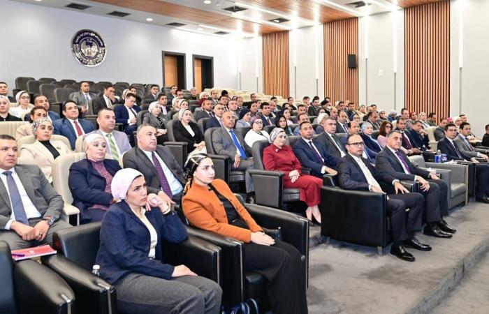 «سد
      النهضة»:
      مصر
      تجدد
      رفضها
      التفريط
      في
      «أي
      قطرة»
      من
      مياه
      النيل