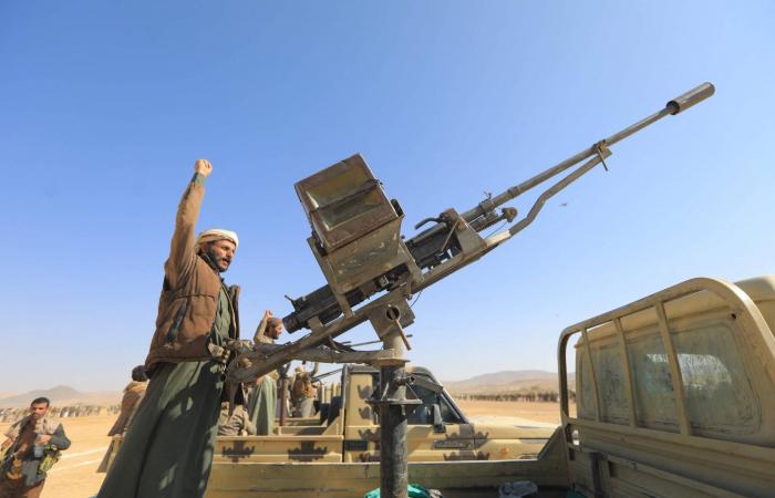 سجون
      الحوثيين...
      تعذيب
      مميت
      ومقابر
      سرية