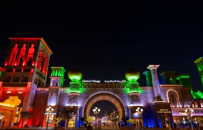 كيف
      تقضي
      احتفالات
      رأس
      السنة
      في
      بلدين
      مختلفين؟