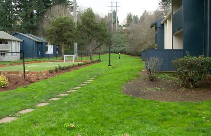 رد فعل شجاع لفتاة لحظة تعرضها لمحاولة اختطاف.. لن تصدق ما فعلته