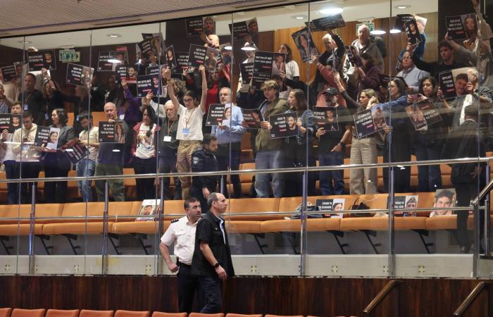 نتنياهو
      يتهم
      «حماس»
      بخرق
      الاتفاق
      قبل
      لقائه
      ترمب