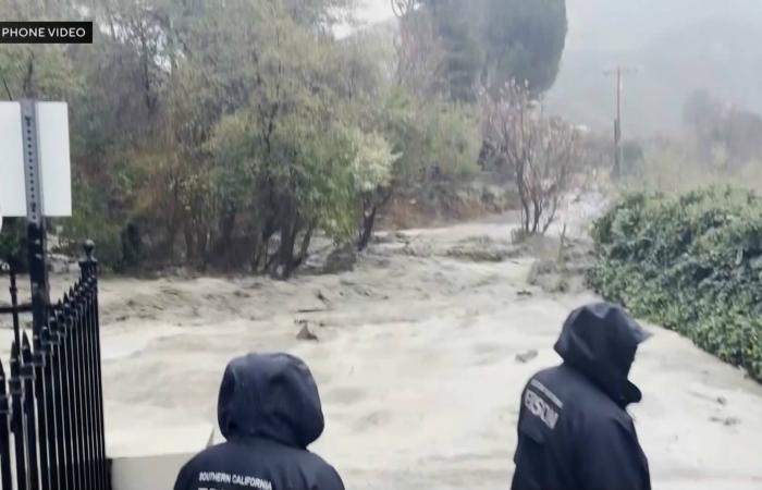 شاهد.. فيضانات تجتاح كاليفورنيا وتقطع الطرق قبل عيد الميلاد
