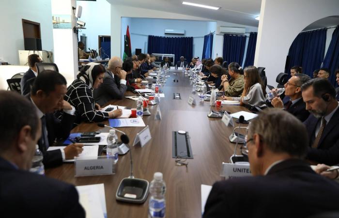 «الدعم
      السريع»
      تتقدم
      غرباً
      وحاكم
      إقليم
      دارفور
      يتوعد