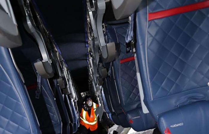 رجل نجا من تحطم طائرة يسرد تجربته المخيفة وكيف تغيرت حياته