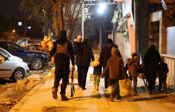 القوات
      الإسرائيلية
      تنتشر
      في
      عدة
      قرى
      وتفتش
      المارة
      بجنوب
      سوريا