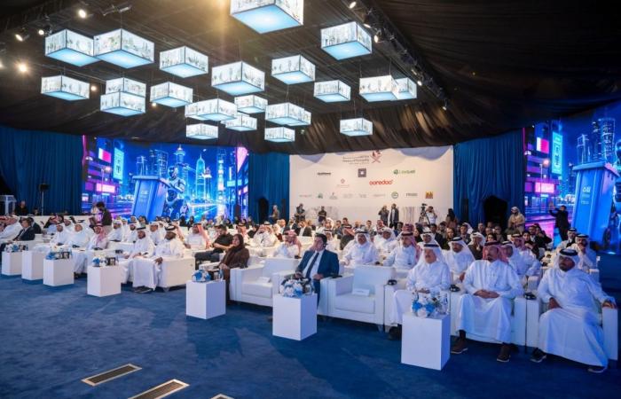 مسؤولون وخبراء يناقشون توظيف تقنيات الذكاء الاصطناعي في إدارة النظافة العامة