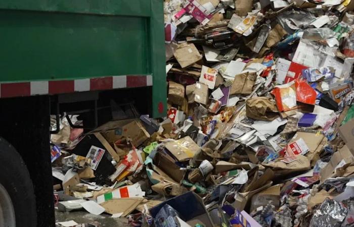 How
      the
      ubiquitous
      lithium-ion
      battery
      has
      B.C.’s
      waste
      sector
      on
      high
      alert