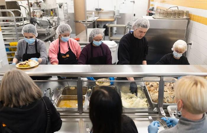 Charitable
      groups
      in
      Calgary
      mobilize
      to
      support
      those
      in
      need
      on
      Christmas
      Day