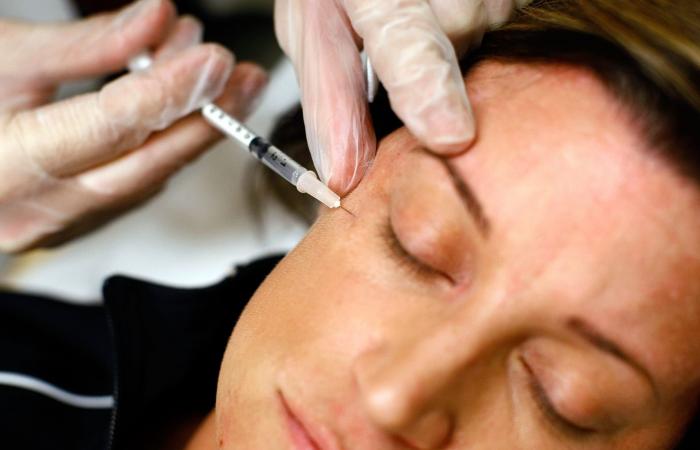 يوغا ورياضة وأخشاب.. علاجات غير جراحيّة تعيد تعريف جمال الوجه