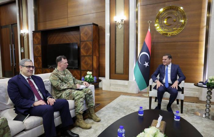 «الدعم
      السريع»
      تتقدم
      غرباً
      وحاكم
      إقليم
      دارفور
      يتوعد