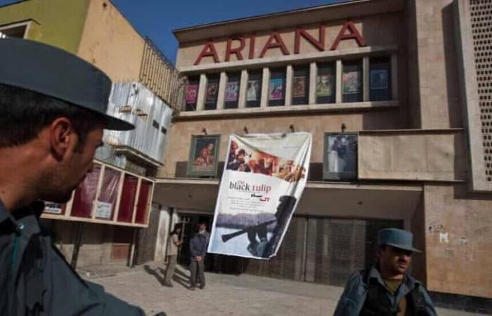 سينما
      عتيقة
      في
      كابل
      تسقط
      أخيراً
      تحت
      جرافات
      «طالبان»