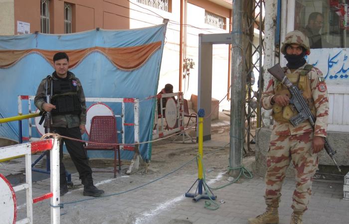 باكستان:
      القضاء
      على
      10
      إرهابيين
      مدعومين
      من
      الهند