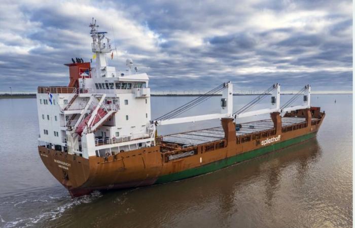 مصر
      تعوّل
      على
      الجهود
      الإقليمية
      لدعم
      مسارات
      التهدئة
      في
      اليمن