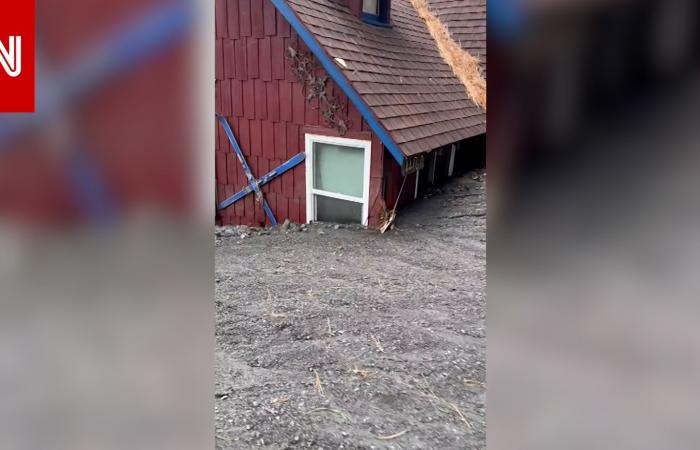 متابعة: مشاهد صادمة لعاصفة مدمّرة في كاليفورنيا.. منازل وسيارات تحت الوحل