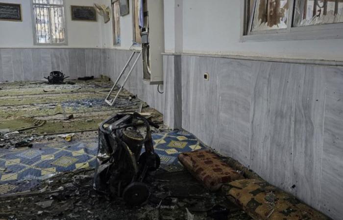 سوريا.. صور آثار الانفجار في مسجد الإمام علي بحمص وحصيلة الضحايا الأولية