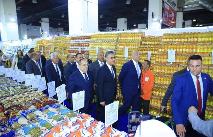 مصر:
      الفائدة
      تنخفض
      والتضخم
      يتراجع...
      ما
      تأثير
      ذلك
      على
      الأسعار؟