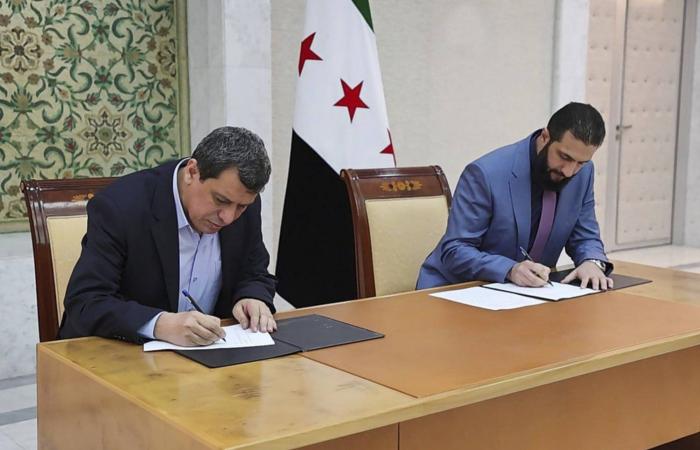 قيادات
      كردية
      تطالب
      تركيا
      بمراجعة
      سياستها
      تجاه
      سوريا