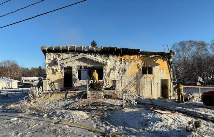 Bodies
      of
      1
      man,
      2
      dogs
      found
      following
      house
      fire
      in
      Bathurst