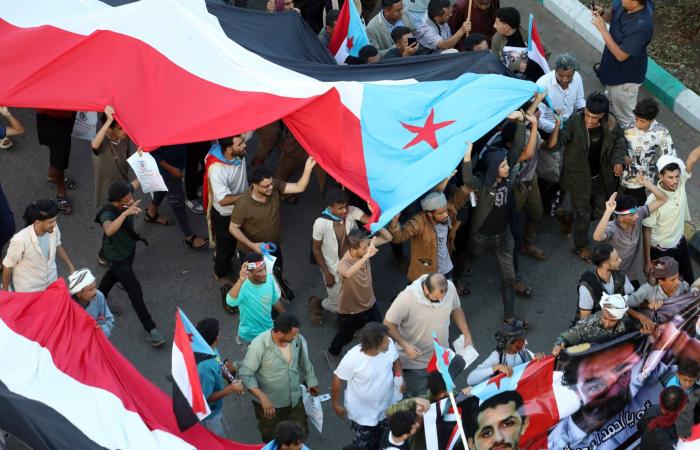 بيان
      لمصر
      و20
      دولة:
      نرفض
      الربط
      بين
      اعتراف
      إسرائيل
      بـ«أرض
      الصومال»
      وتهجير
      الفلسطينيين