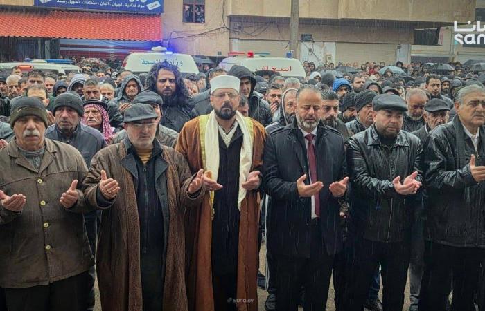 حمص
      تشيّع
      ضحايا
      «مسجد
      وادي
      الذهب»...
      و«أنصار
      السنة»
      تتوعد
      بتفجيرات
      أخرى