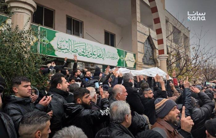 حمص
      تشيّع
      ضحايا
      «مسجد
      وادي
      الذهب»...
      و«أنصار
      السنة»
      تتوعد
      بتفجيرات
      أخرى