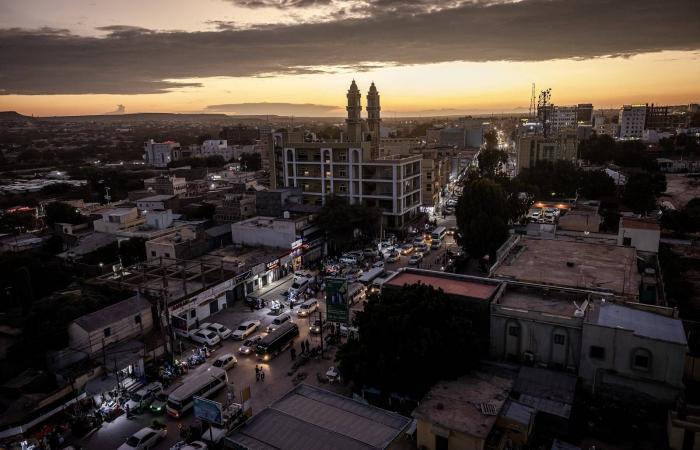 هل
      يقلل
      «رفض
      ترمب»
      جدوى
      قرار
      الاعتراف
      الإسرائيلي
      بـ«أرض
      الصومال»؟