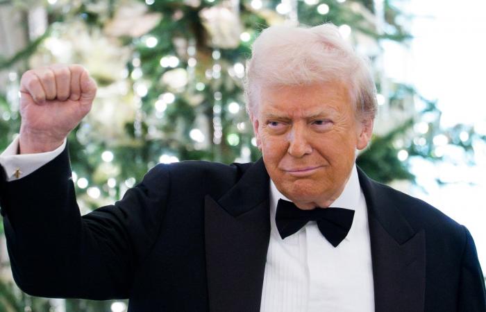 "خلقت ثروة طائلة".. ترامب يعدد فوائد الرسوم الجمركية على زيادة النمو وتراجع التضخم