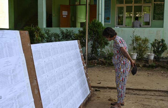 تايوان
      ترصد
      13
      طائرة
      و12
      سفينة
      صينية
      حول
      أراضيها