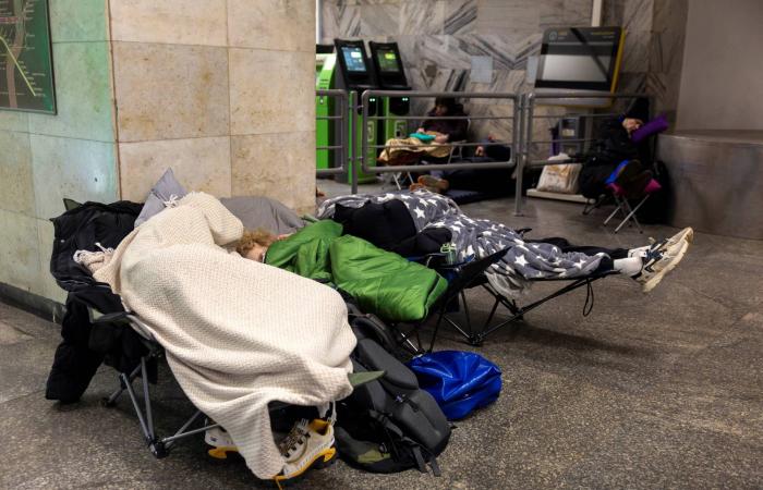 الشرطة
      الإيطالية
      توقف
      7
      أشخاص
      للاشتباه
      بتمويلهم
      «حماس»