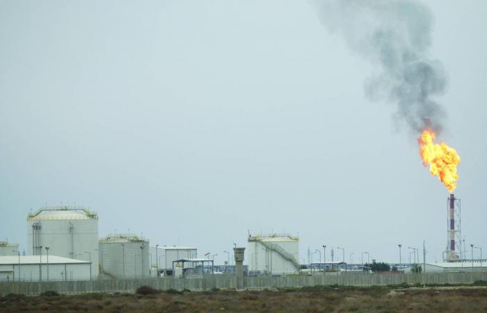 العراق
      يدخل
      عام
      2026
      مثقلاً
      بأزمات
      متداخلة