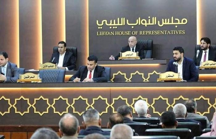 احتجاجات
      مستمرة
      وقطع
      طرق
      بالعاصمة
      الليبية