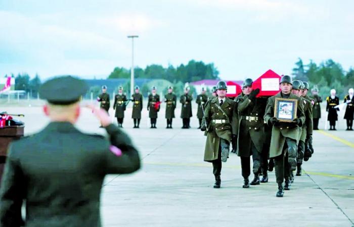 ليبيا تشيع رئيس أركان الجيش ورفاقه