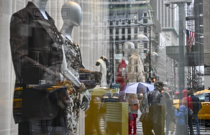 صيحة تأجير الملابس.. لماذا تكتسب شعبية واسعة بين جيل الألفية والجيل "زد"؟