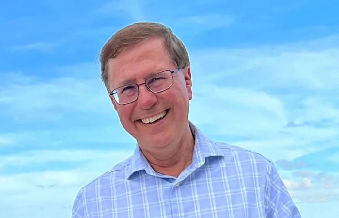 Calgary
      earth
      scientist
      beams
      astronomy
      lessons
      to
      students
      in
      Ukraine