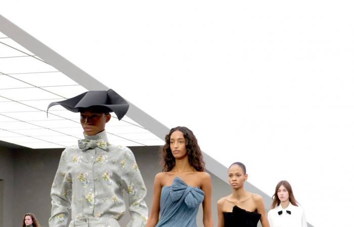 «التلي
      الأسيوطي»
      من
      صعيد
      مصر
      إلى
      «السجادة
      الحمراء»