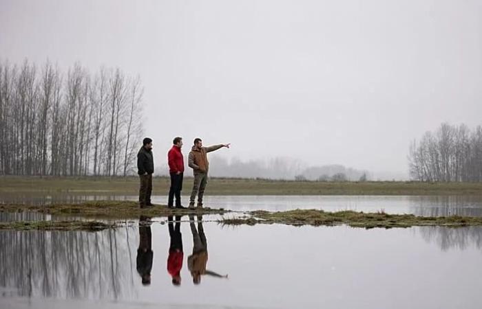 ‘It’s
      getting
      worse
      year
      after
      year’:
      Could
      water
      from
      Hungary’s
      thermal
      spas
      save
      arid
      farmland?