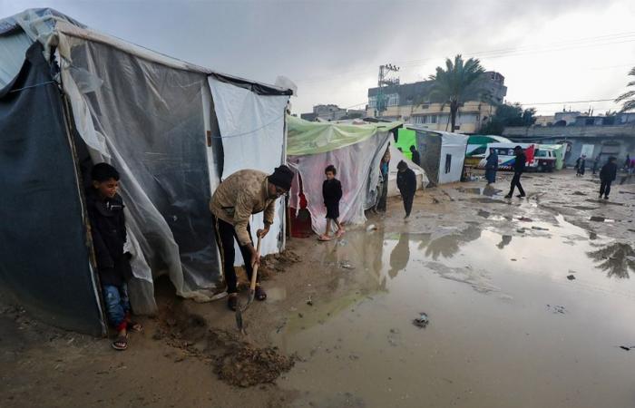 الأونروا: 235 ألف شخص تضرروا من منخفض بايرون الجوي في غزة