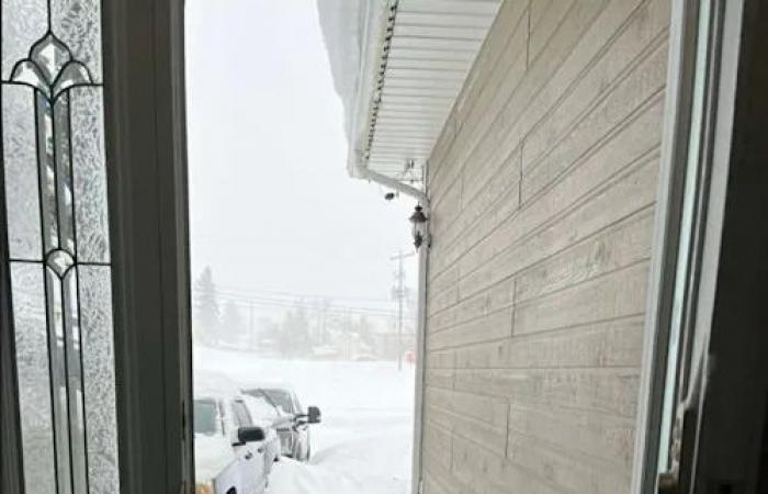 Treacherous
      road
      conditions
      as
      storm
      hammers
      southern
      Ontario