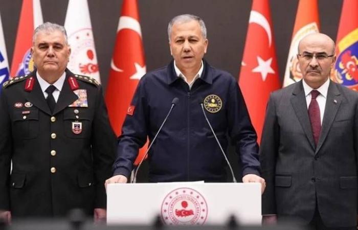 قتلى
      ومصابون
      من
      الشرطة
      و«داعش»
      باشتباكات
      دامية
      غرب
      تركيا