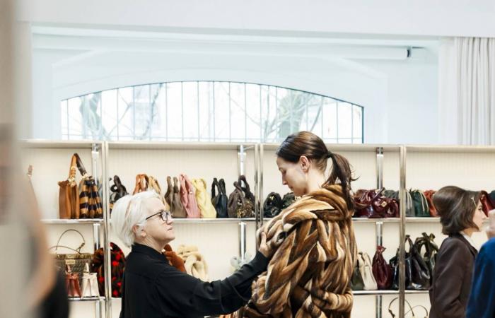 «التلي
      الأسيوطي»
      من
      صعيد
      مصر
      إلى
      «السجادة
      الحمراء»