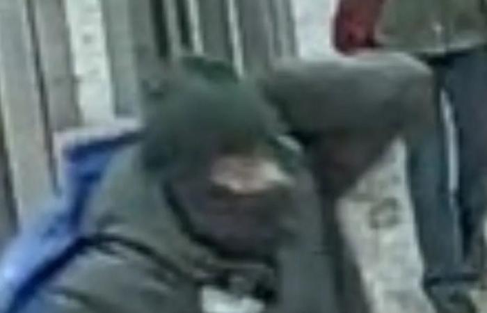 Brampton
      man
      arrested
      after
      threats
      with
      fake
      gun