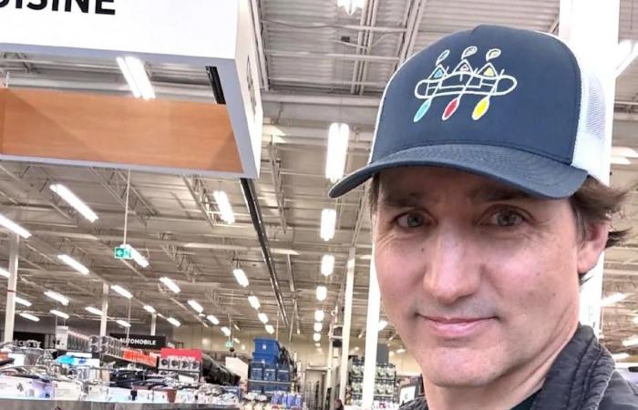 Justin
      Trudeau's
      life
      after
      politics:
      Shopping
      at
      Canadian
      Tire,
      dating
      Katy
      Perry...
      and
      those
      sneakers