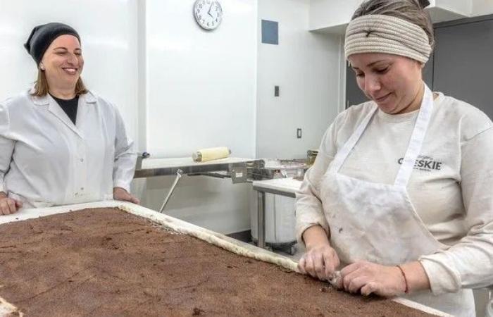 Cheskie
      bakery's
      Mile
      End
      location
      has
      changed.
      Its
      'phenomenal'
      babka
      has
      not