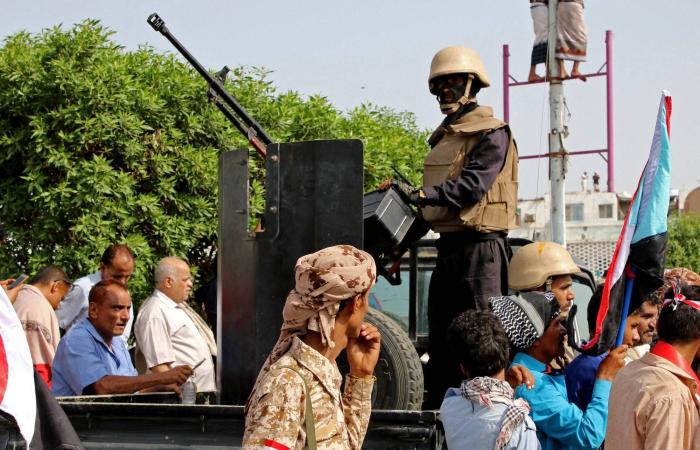 العليمي
      يندد
      بتورط
      الإمارات
      في
      دعم
      تمرد
      «الانتقالي»