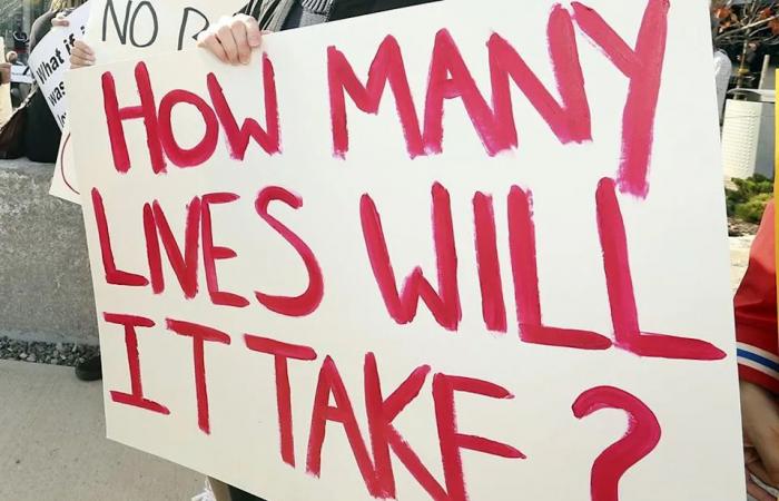 Chris
      Selley:
      Here's
      why
      Canadian
      criminals
      seem
      to
      get
      off
      lightly.
      Prosecutors
      don't
      go
      'knives
      out'