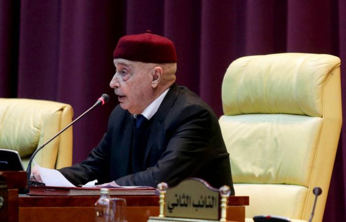 «رواتب
      العسكريين»
      تصطدم
      بالخلاف
      السياسي
      بين
      أفرقاء
      ليبيا