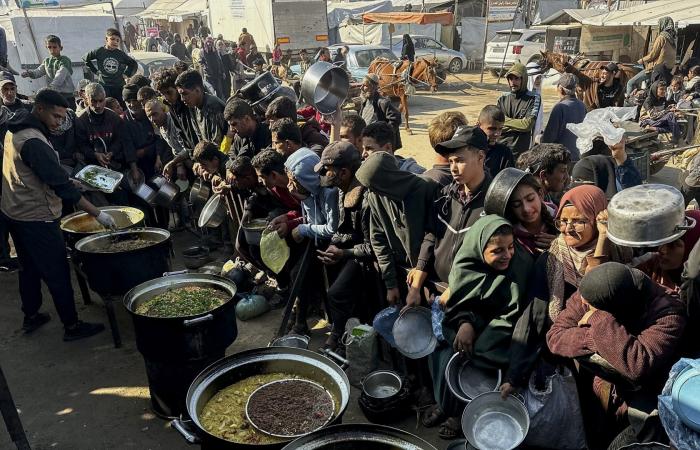 إسرائيل تصدر بيانا بشأن "تعليق عمل" منظمات إنسانية في غزة