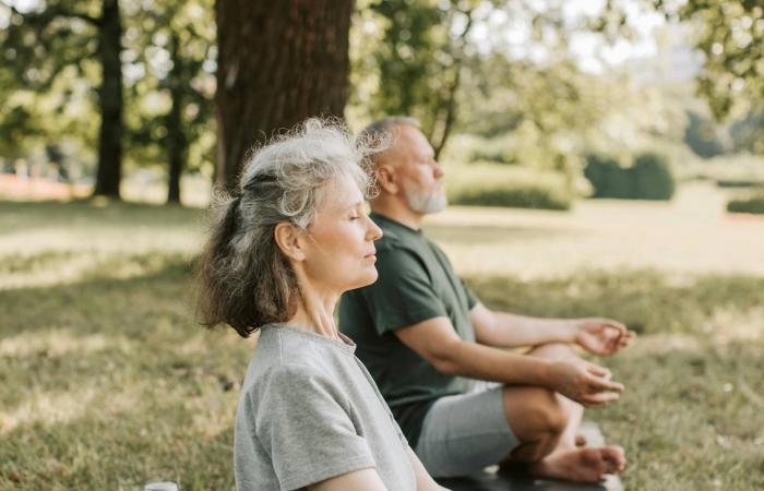 ادخل
      2026
      بقرارات
      ذكية
      وصحية...
      إليك
      10
      منها
      لتحصين
      النفس
      والجسد